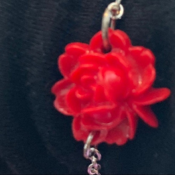 Antique red coral rose repurposed to a new handmade and necklace - Picture 7 of 9